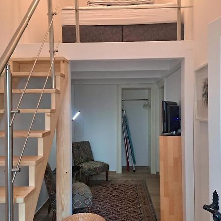 Ruhige Art-Garconniere Mit Balkon Apartment Wina Bagian luar foto