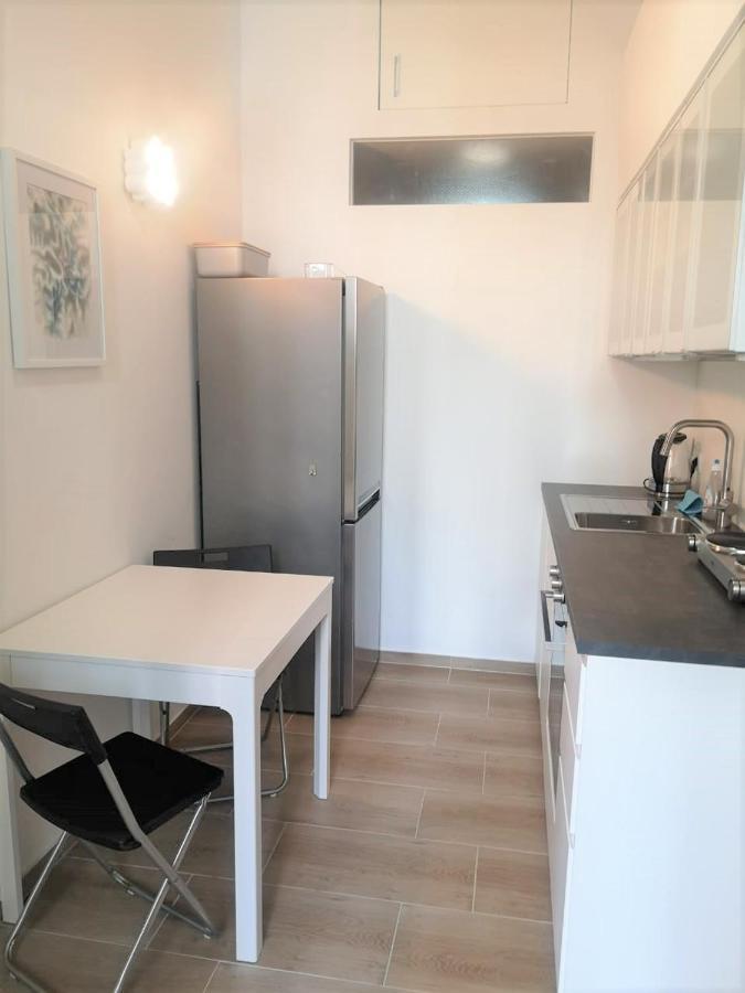 Ruhige Art-Garconniere Mit Balkon Apartment Wina Bagian luar foto